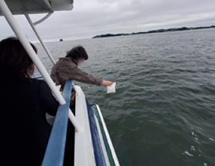 直葬散骨の様子