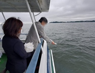 直葬散骨の様子