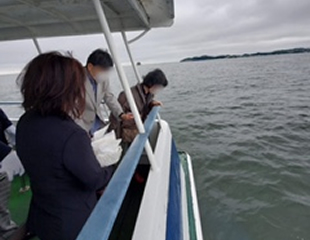 直葬散骨の様子