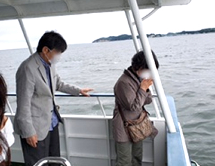 直葬散骨の様子