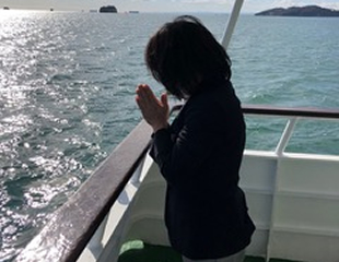 代行散骨の様子