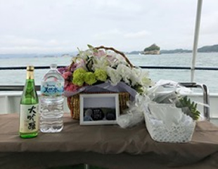 海洋散骨の様子