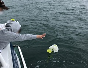 海洋散骨の様子