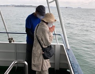 海洋散骨の様子
