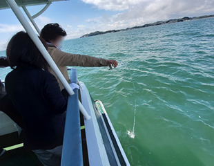 海洋散骨の様子