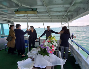 海洋散骨の様子