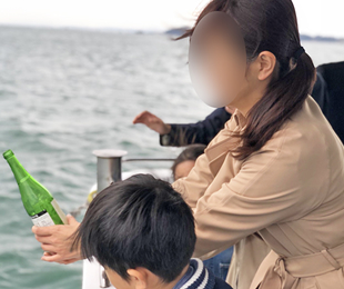 海洋散骨の様子