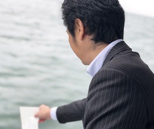 海洋散骨の様子