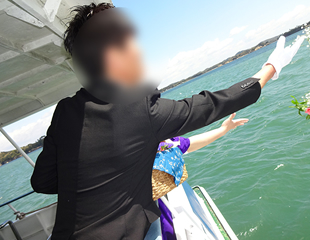 供養散骨の様子